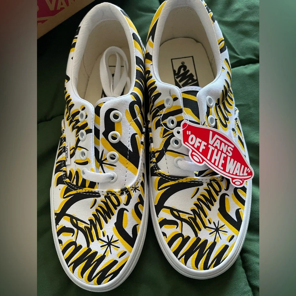 Vans - Picture 2 of 4